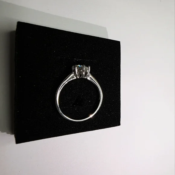 Elegant 1ct Size 9 Women's Ring - Picture 5 of 6